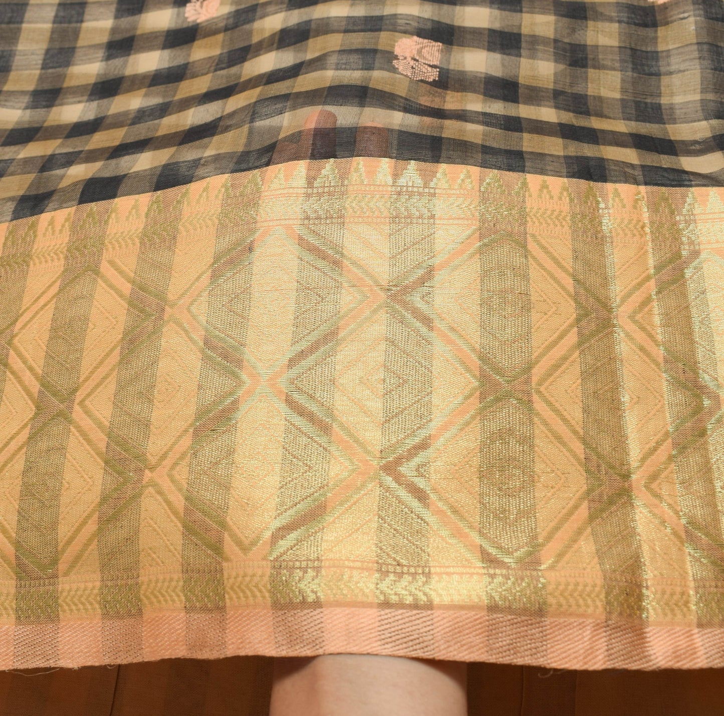 Sushila Vintage Checks Sari Tan & Black Maheswari Pure Silk Cotton Saree Fabric