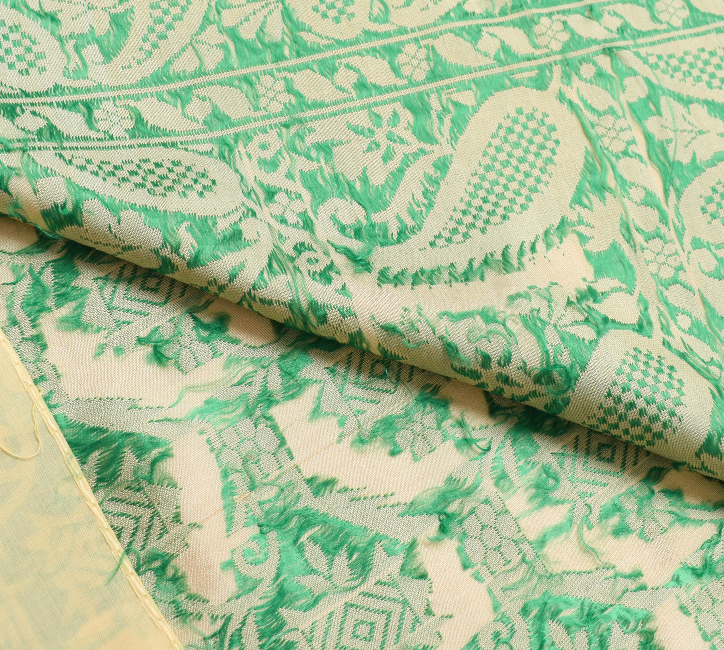 Sushila Vintage Dhakai Jamdani Sari Cream and Green Soft Handwoven Paisley Saree