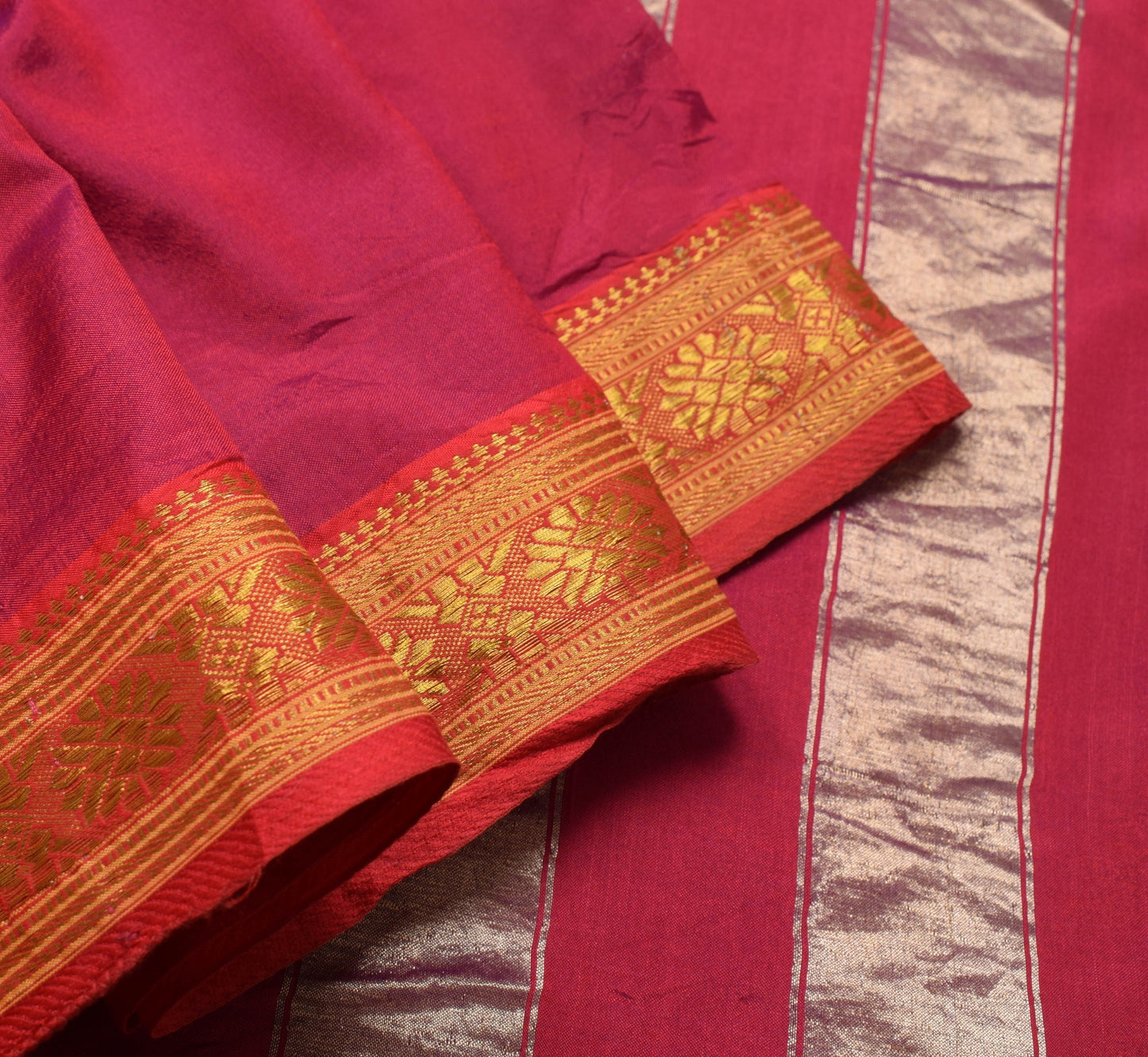 Sushila Vintag Exclusive Sari Zari Border Magenta Pink Plain Mysore Silk Saree