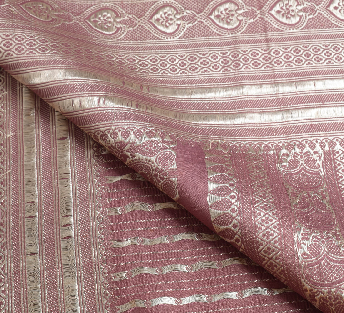 Sushila Vintage Heavy Banarasi Sari Traditional Mauve Satin Silk Zari WovenSaree