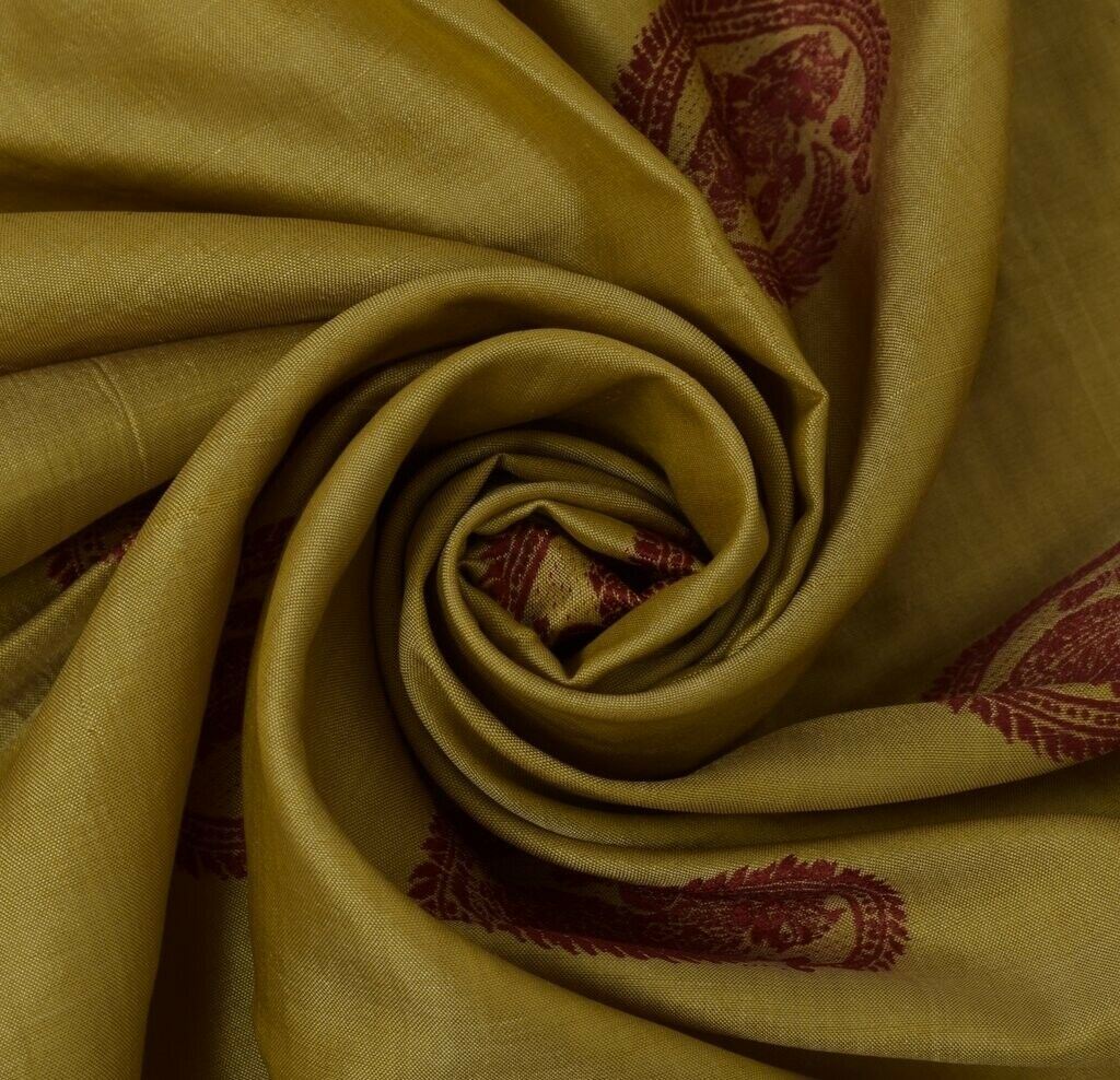 100% Pure Silk Woven Motifs Vintage Sari Remnant Scrap Fabric for Sewing Craft