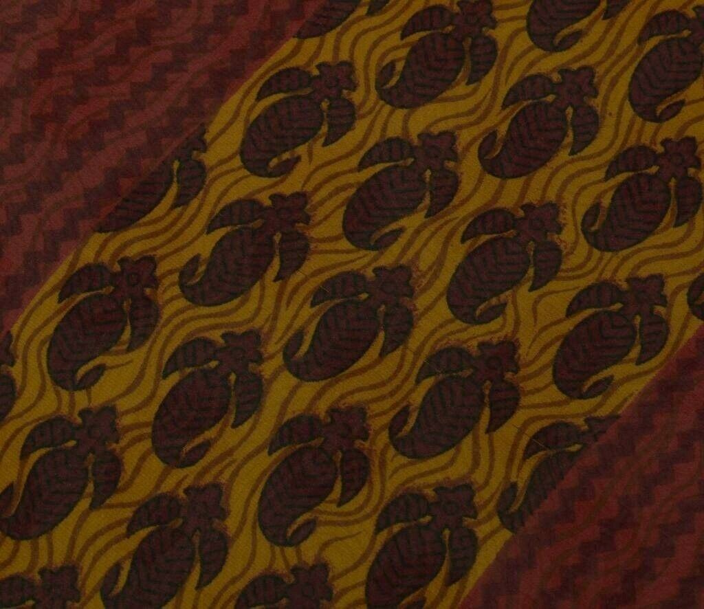 Vintage Saree Blend Georgette Silk Printed Scrap Sari Fabric for Craft Maroon