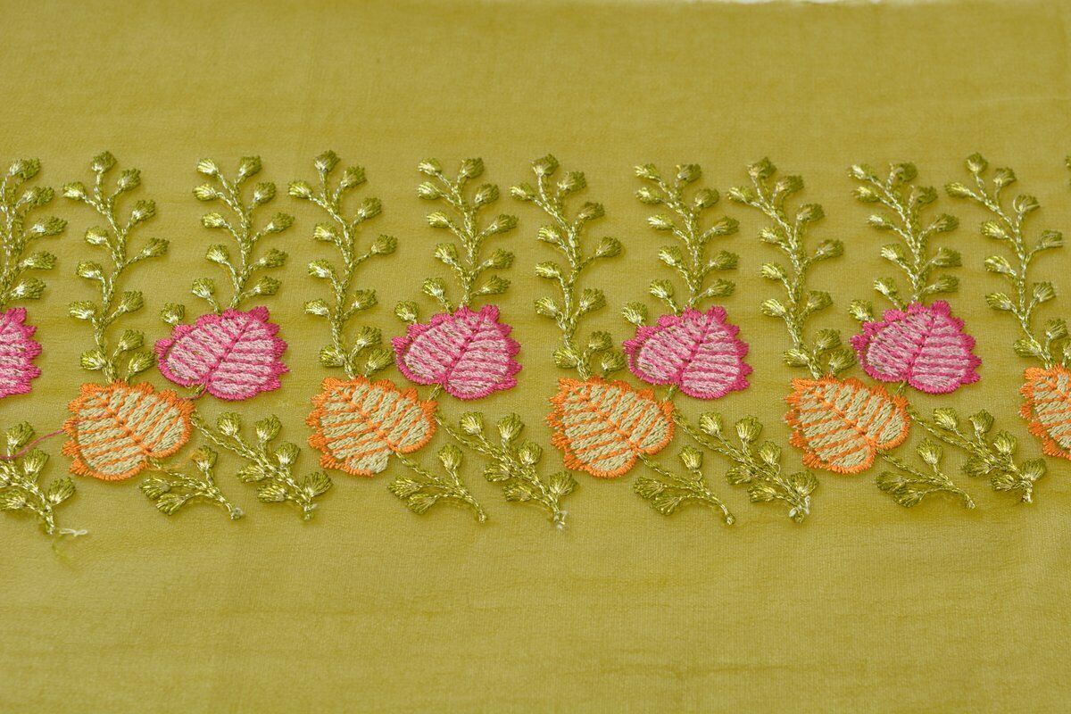 Vintage Saree Border Indian Craft Trim Antique Embroidered Leafs Ribbon Lace