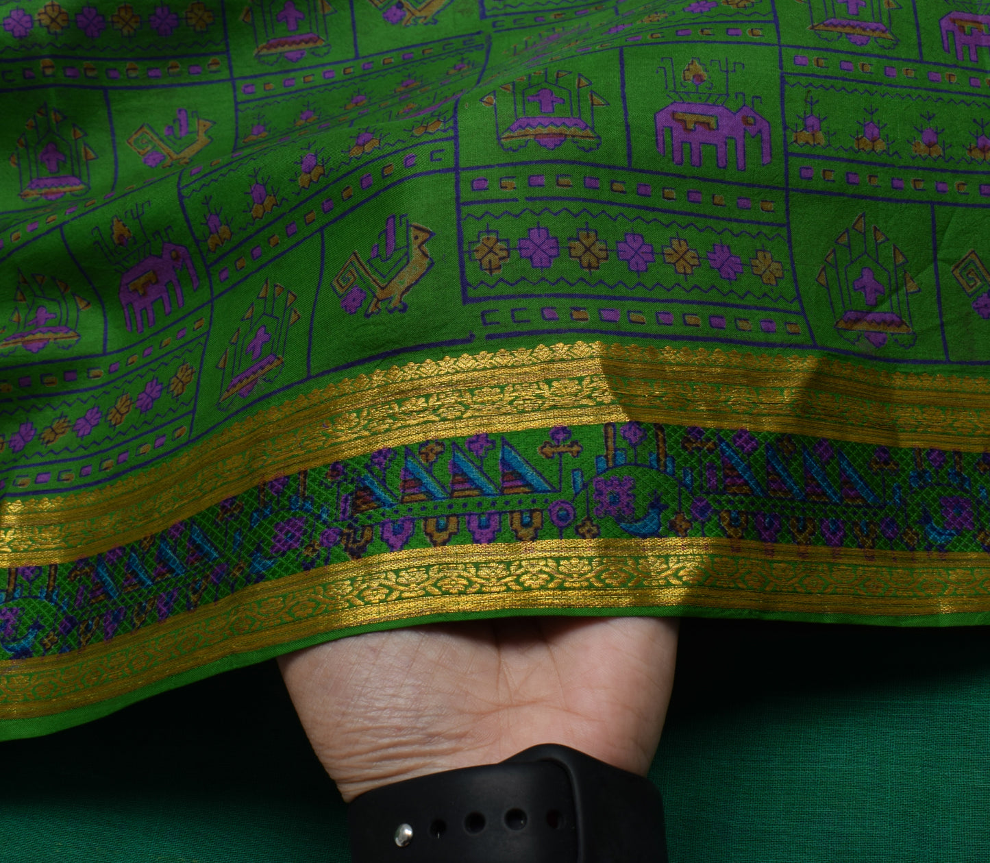 Sushila Vintage Green Scrap Saree 100% Pure Silk Printed 5 Yard Sari Fabric