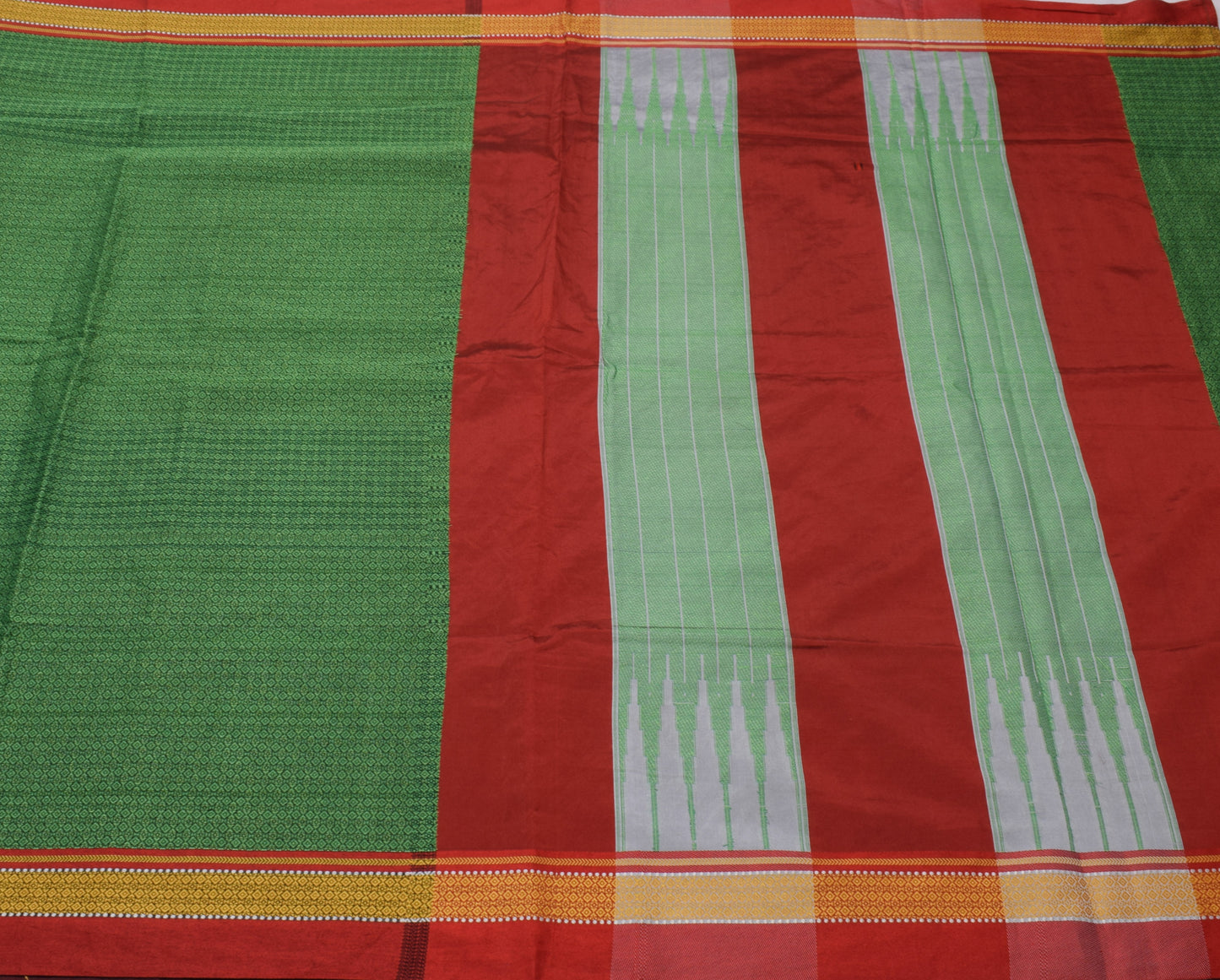 Sushila Vintage Indian Green Saree Blend Silk Woven 5 Yard Sari Craft Fabric