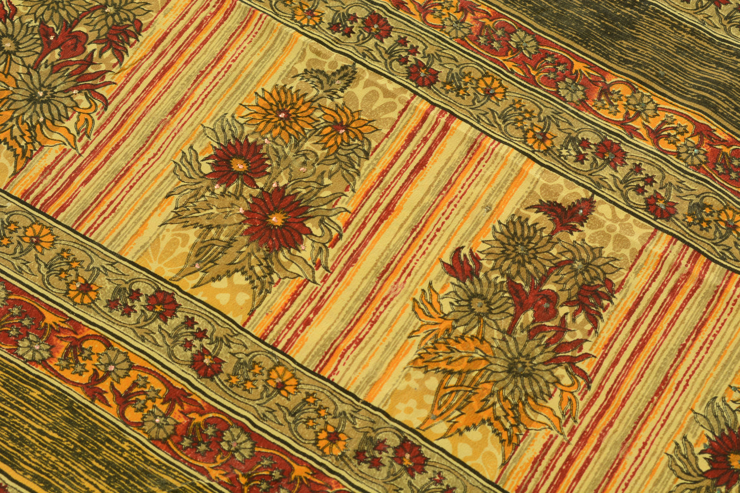 Sushila Vintage Saree 100% Pure Crepe Silk Printed Floral Soft Dress Deco Fabric