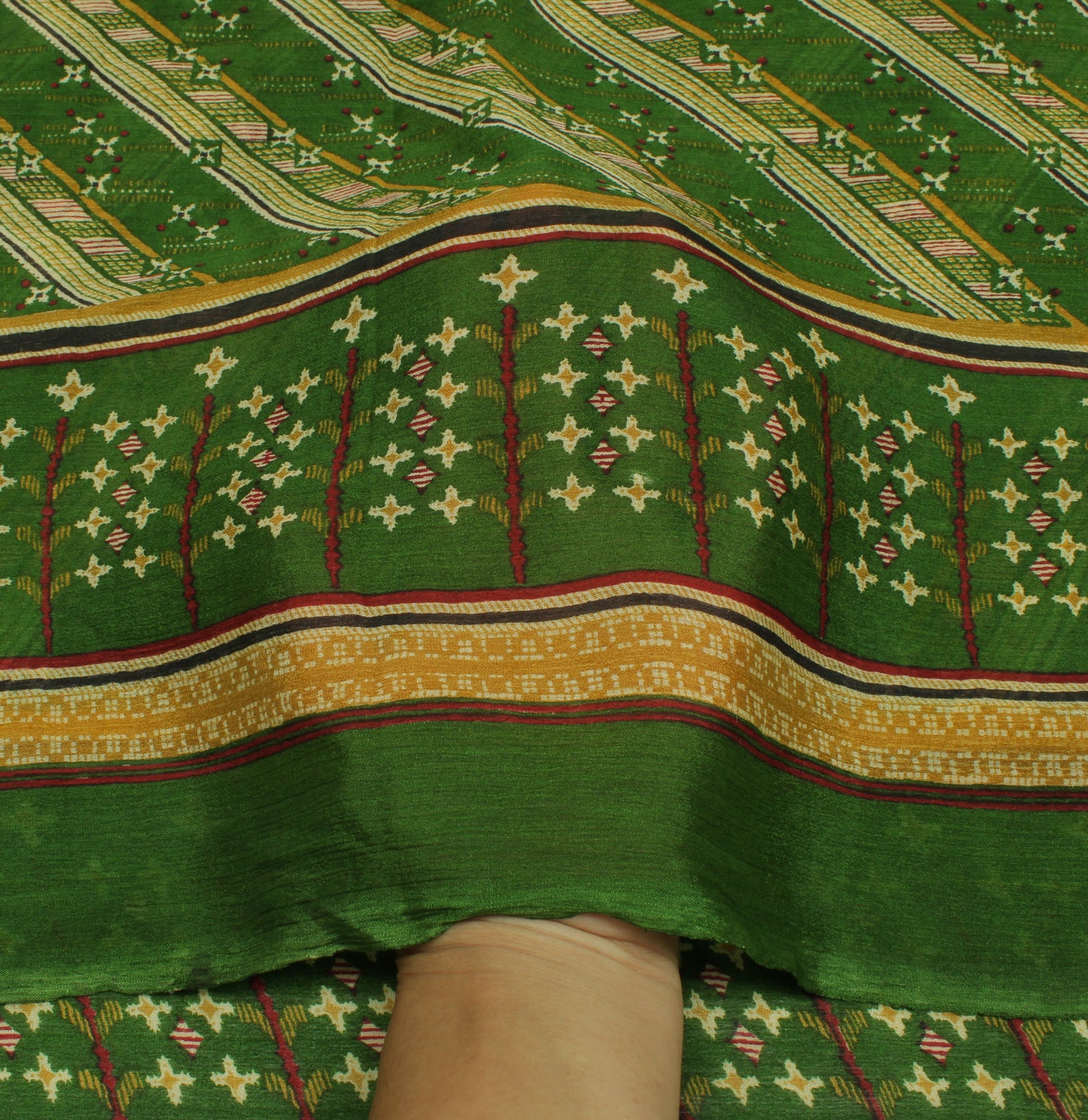 Sushila Vintage Green Saree 100% Pure Georgette Silk Printed Floral Craft Fabric